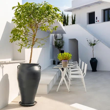 Boutique By Hills Naousa (Paros)