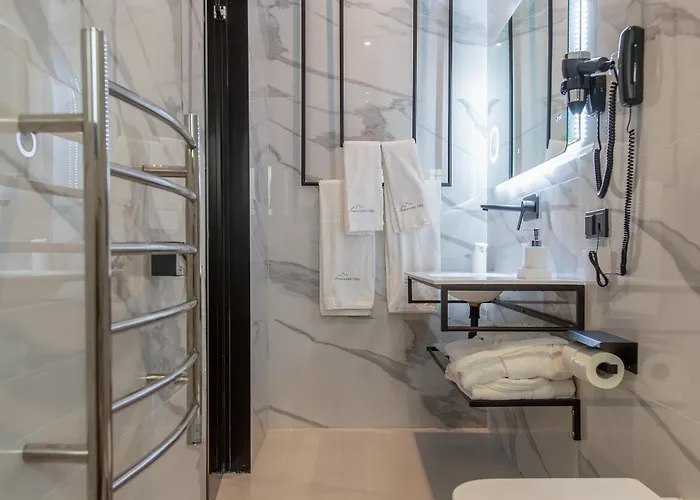 Boutique By Hills 4*