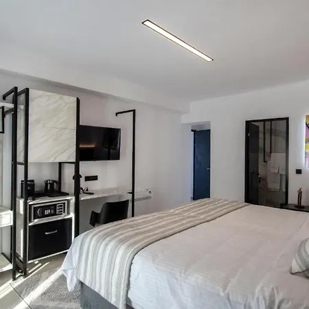 Boutique By Hills Hotel Naousa (Paros)