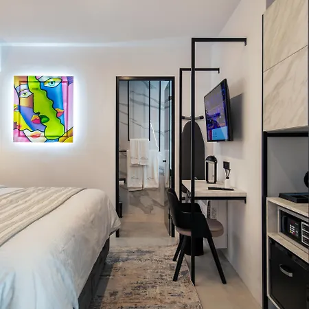 Boutique By Hills 4*